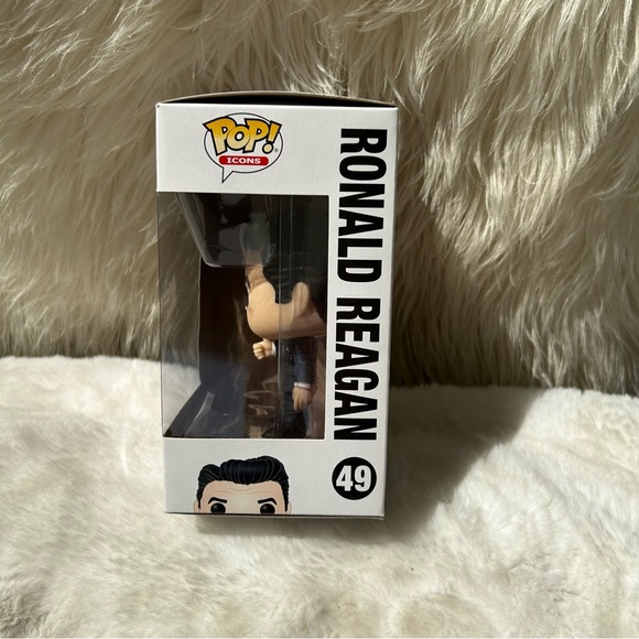 Funko POP Icons American History 49 Ronald Reagan Vinyl Figure - Picture 3 of 8